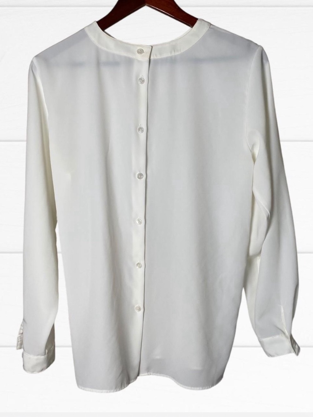 FoxCroft Collarless White Button Down Long Sleeve Blouse Shirt Women’s 6